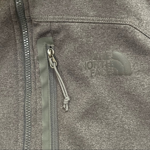 The North Face Gray Quarter Zip Pullover Mock Neck Top Jacket Size Medium - Picture 8 of 10